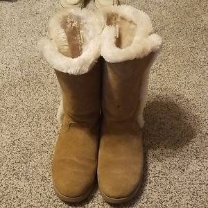 2/$30 Well loved cozy boots